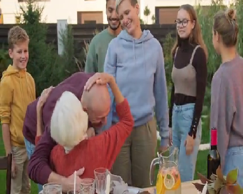 大连最新代孕套餐这里，有我们一家三口的温馨