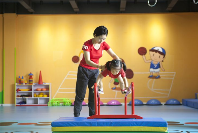 〔上海宝宝湿疹医院〕,胚胎在子宫里存活几天？冻胚在体内能存活多久？